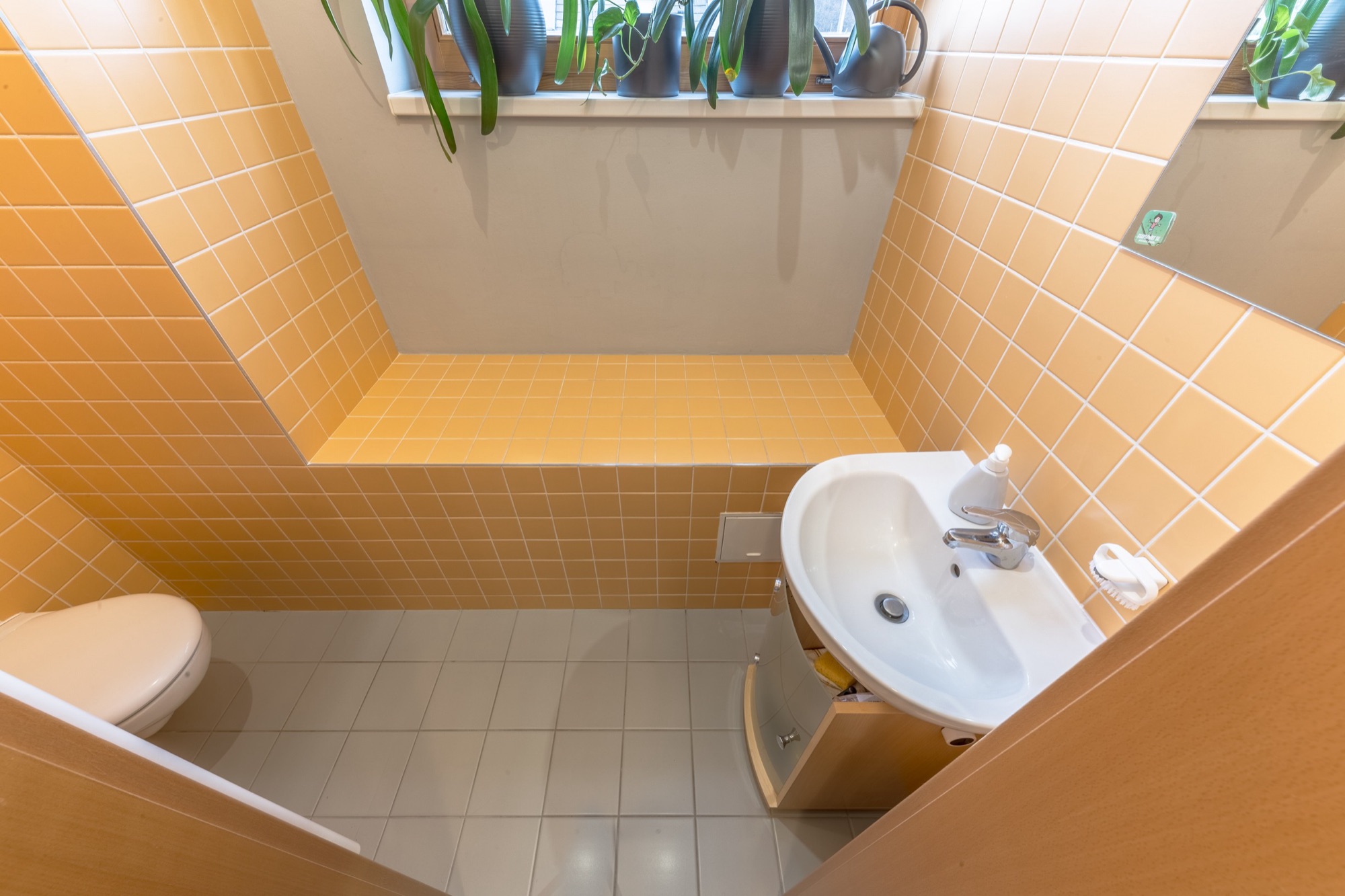 Koncový řadový dům 4+kk se zahradou, terasou a garáží, Praha 9 - Hloubětín - fotografie 8
