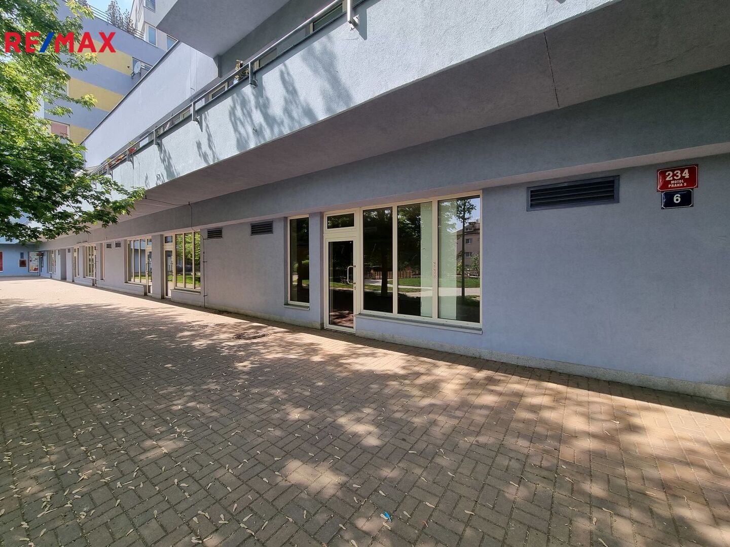 Obchodní prostory u FN Motol - 155 m² s vlastním vstupem - fotografie 5